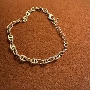 Elegant Gold Chain Bracelet